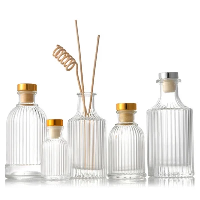 Bottiglia vuota personalizzata per aromaterapia in vetro rotondo da 50 ml 100 ml 150 ml 200 ml, bottiglia in vetro con diffusore a lamella nera, bottiglia per diffusione di profumo